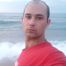 Александр, 32, Павловск