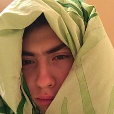 Роман, 25, Миусинск