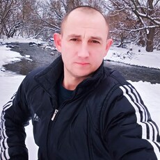 Василий, 45, Свирск
