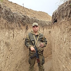 Ратмир, 27, Холм
