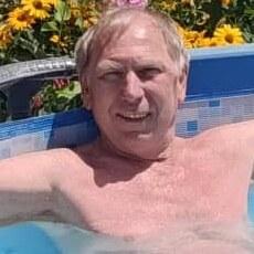 Саша, 64, Омск