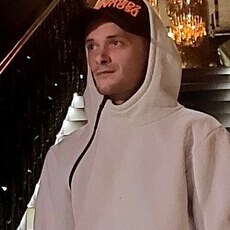 Илья, 31, Молочанск