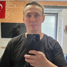 Толя, 37, Гай