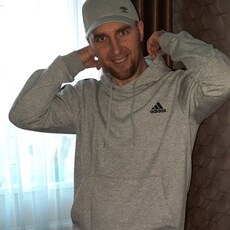Максим, 32, Первоуральск