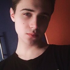 Вениамин, 25, Амвросиевка