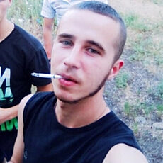 Глеб, 25, Болотное