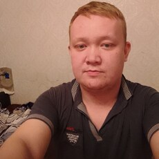 Олег, 28, Боровичи