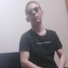 Виталя, 22, Щёлкино