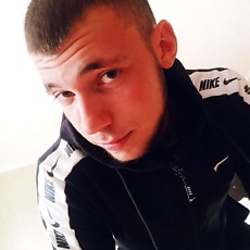 Семён, 24, Молодогвардейск