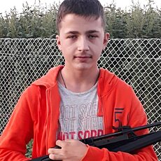 Елисей, 21, Саров