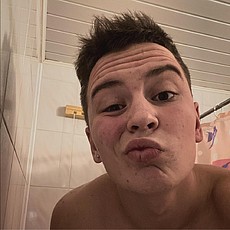 Артёмий, 24, Качканар