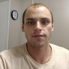 Павел, 25, Волжский