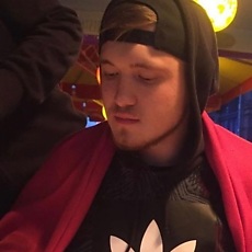 Яша, 28, Губкин