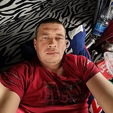 Юра, 27, Павловск