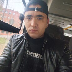 Валера, 32, Нариманов