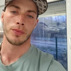 Толя, 31, Челябинск