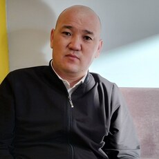 Олег, 41, Слободской