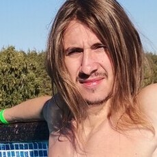 Илья, 28, Зоринск