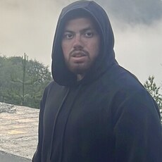 Эдуард, 25, Советский