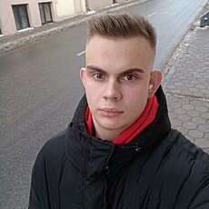 Борис, 23, Циолковский