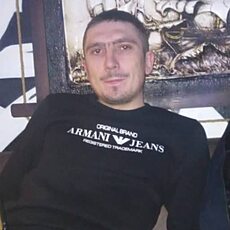 Илья, 32, Уяр