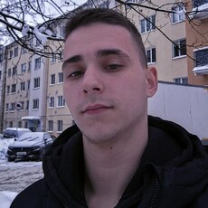 Александр, 23, Калач