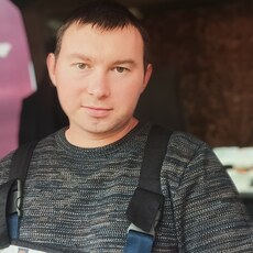 Витя, 27, Иловайск