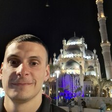 Лев, 28, Елабуга