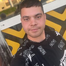 Адриан, 26, Николаевск