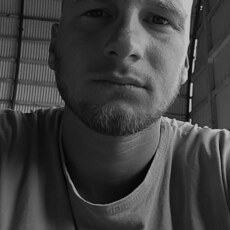 Олеж, 26, Новоазовск