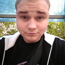 Адриан, 27, Тюкалинск