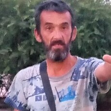 Илья, 53, Калининск