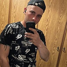 Харитон, 25, Порхов