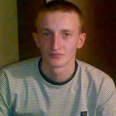 Антон, 27, Нягань