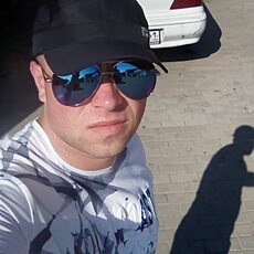 Евгений, 27, Вольск