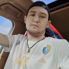 Виталя, 27, Усинск