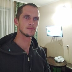 Давид, 28, Урень