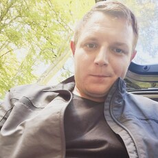 Иван, 26, Петров Вал