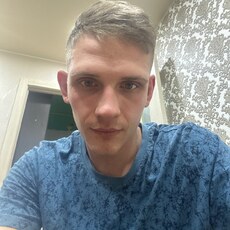 Арсений, 23, Губкин