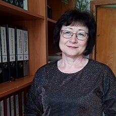 Слава, 59, Короча