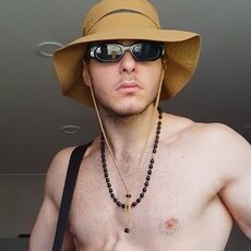 Слава, 22, Высоцк