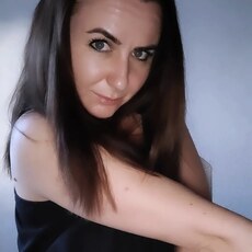 Карина, 39, Калининск