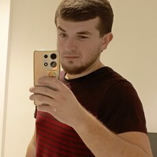 Яков, 24, Уяр