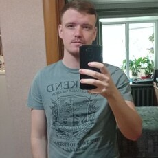 Лёва, 25, Высоцк
