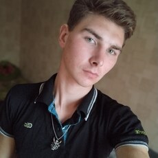 Тарас, 23, Лесозаводск