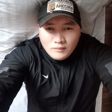 Тёма, 32, Бор