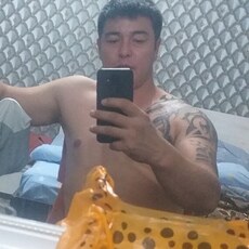 Илья, 26, Мариинск