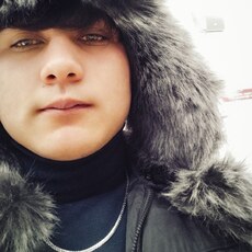 Лёша, 21, Льгов