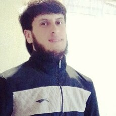 Анатолий, 25, Артём
