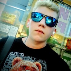 Виталя, 20, Шахты